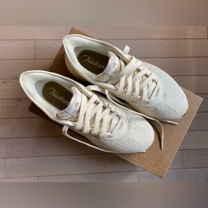 BRAND NEW Tracksmith Elliot Runner in Women's 7.5